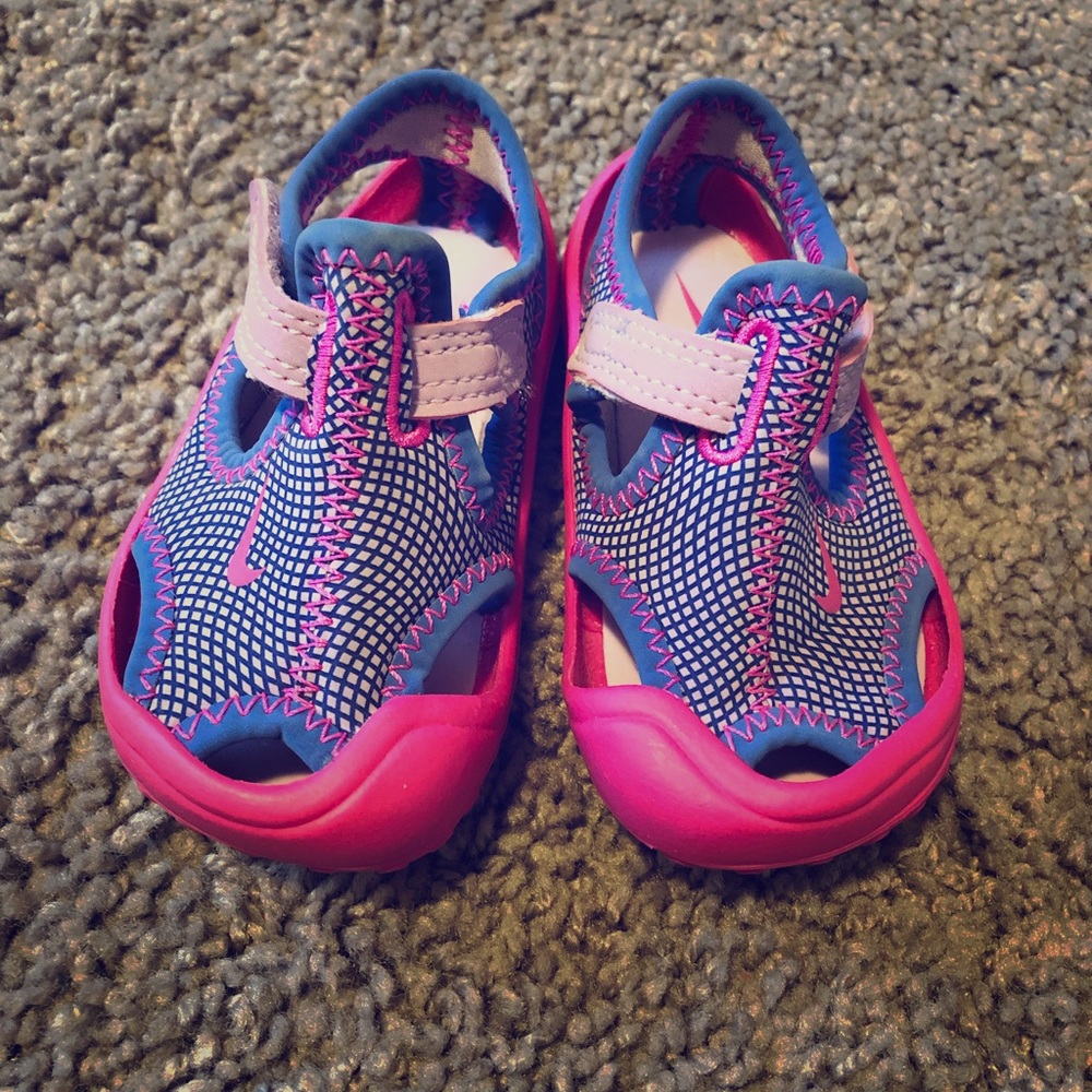 Nike water shoes